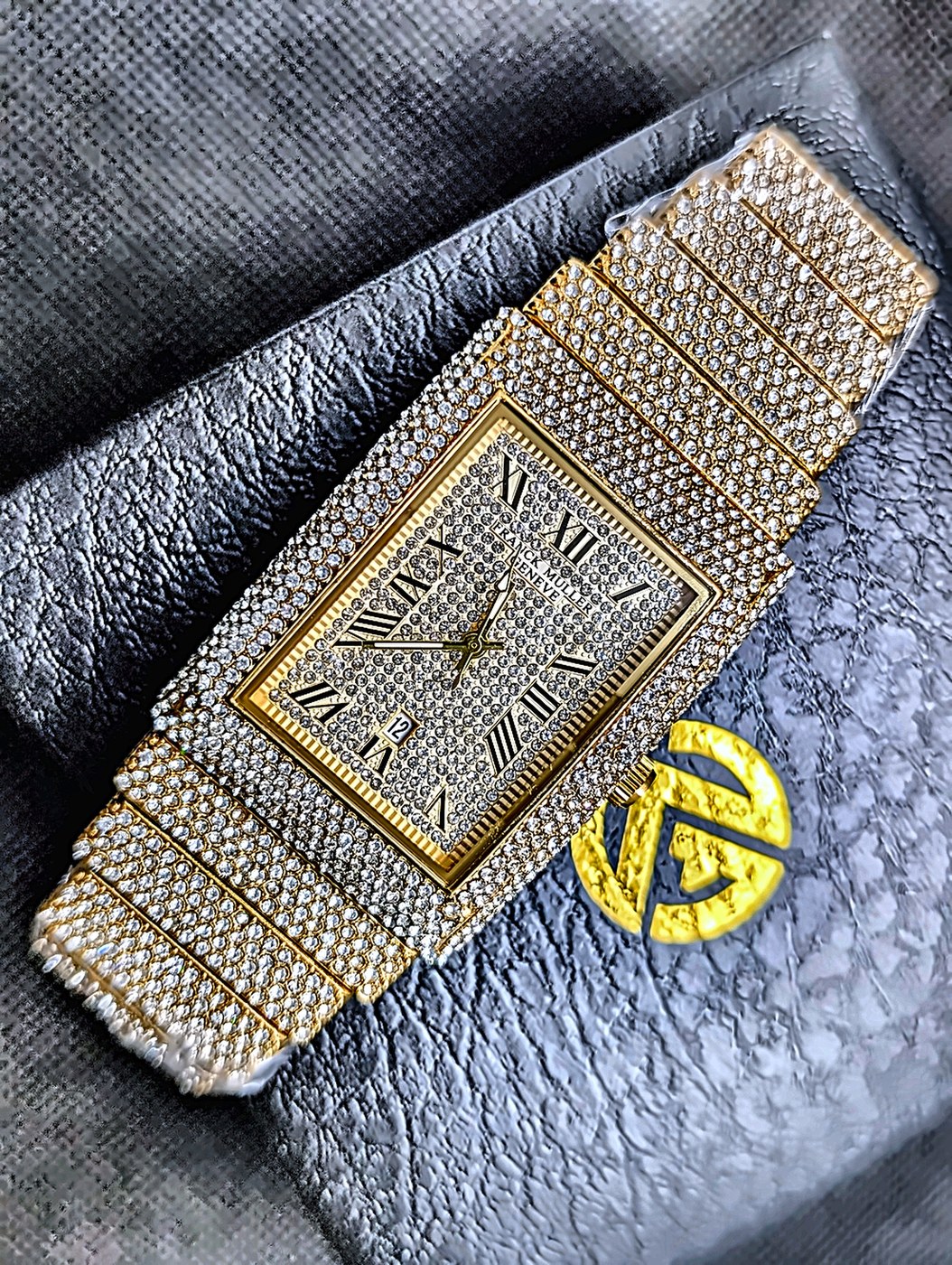 Vaviluxe watch band detail