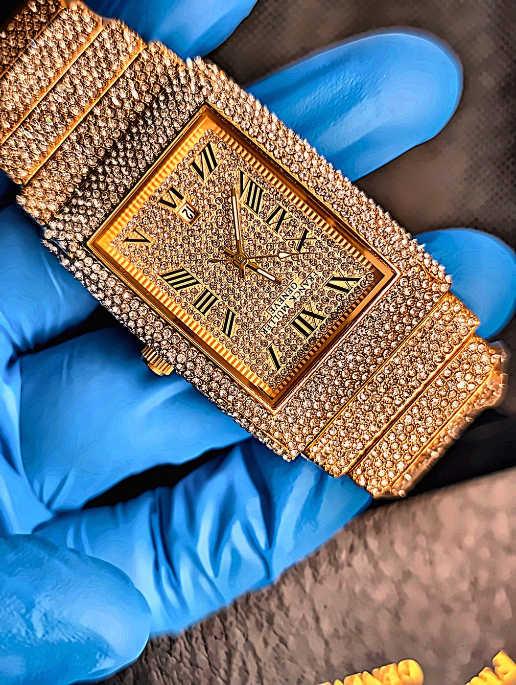 Vaviluxe watch strap detail